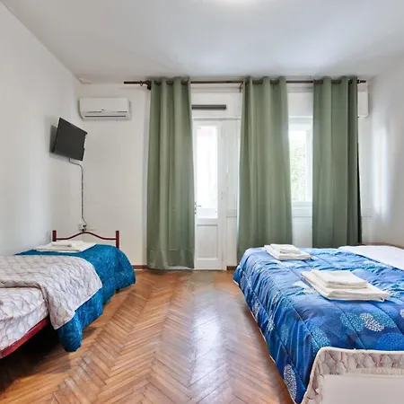 Cozy Miranese Venice Apartment