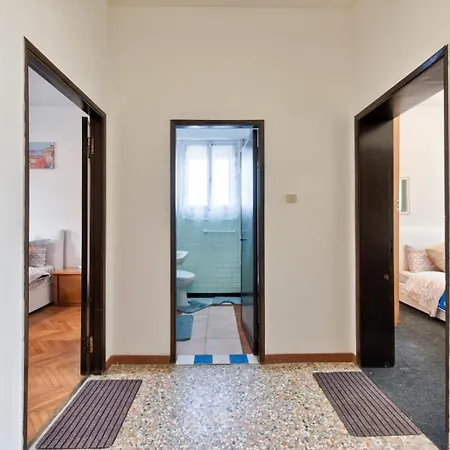 Apartment Cozy Miranese Venice