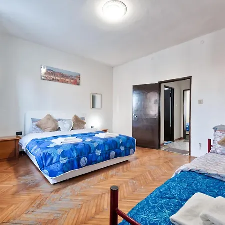 Cozy Miranese Venice Apartment