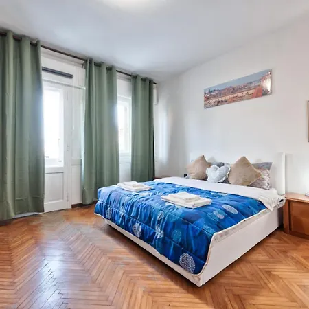 Cozy Miranese Venice Apartment
